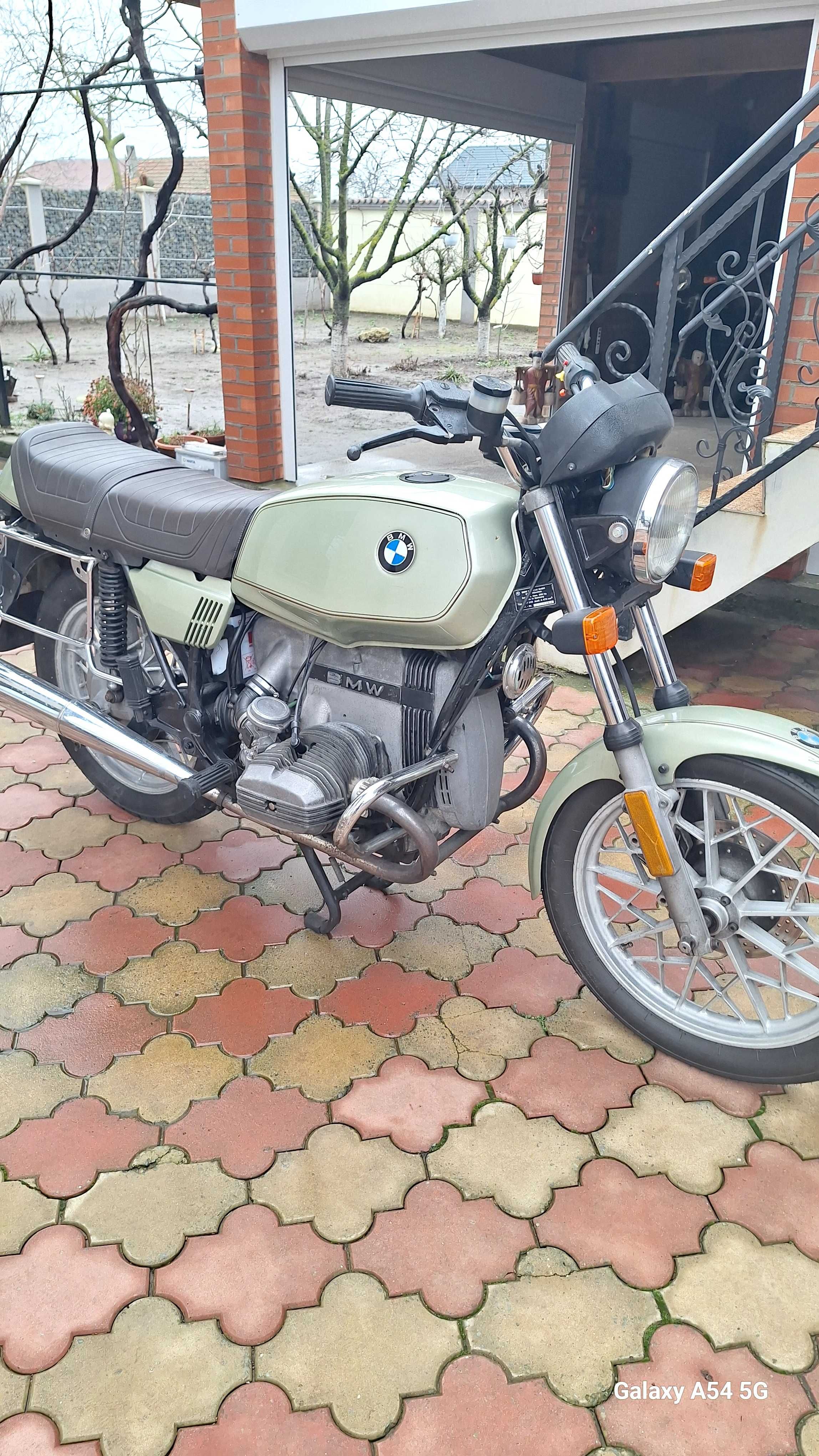 Motocicleta bmw r45 .