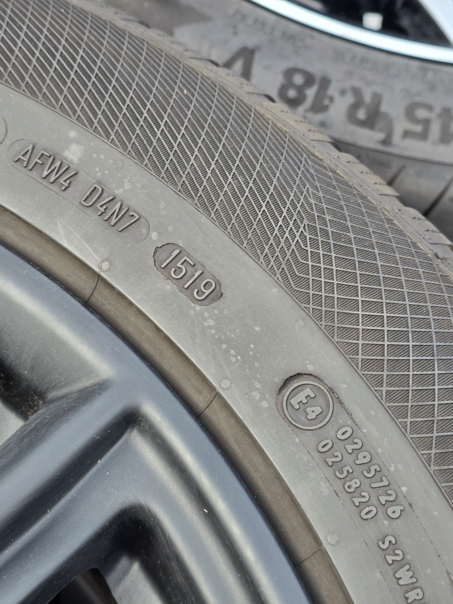 4 Броя 255/60/18 Continental 2x8mm 2x7,5mm