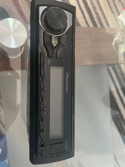 Casetofon Pioneer MVH-180UB