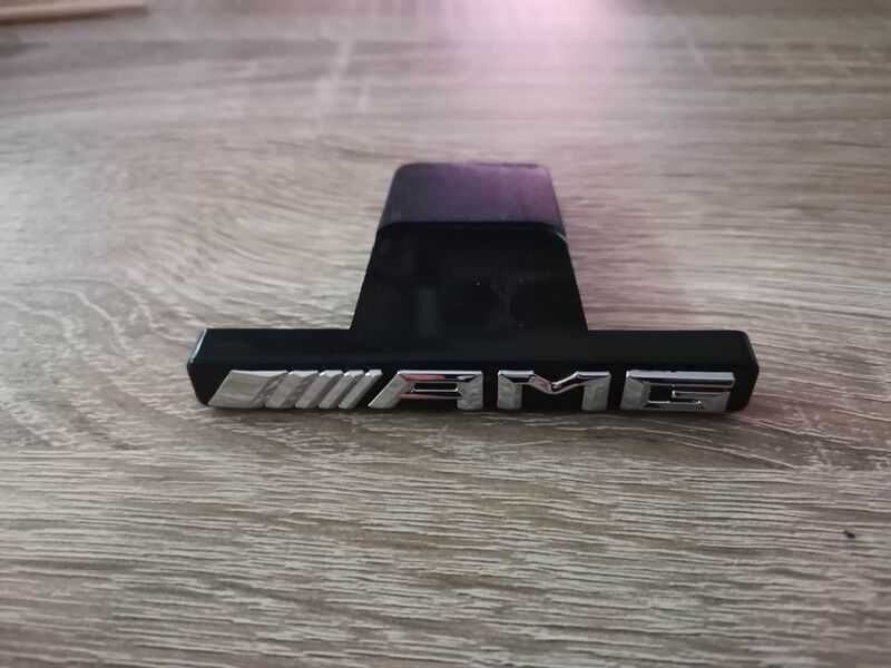 Мерцедес Бенц Mercedes Benz AMG сребриста емблема за решетка
