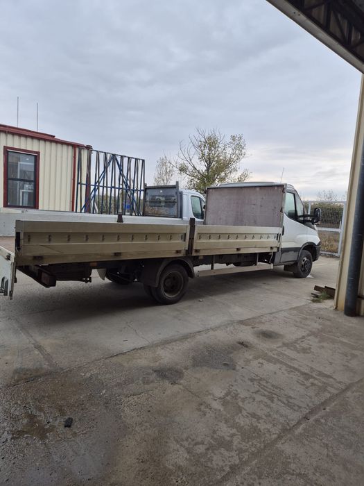 Vand Iveco cu prelată