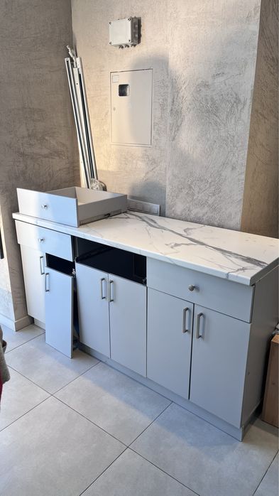 Камод в сером цвете