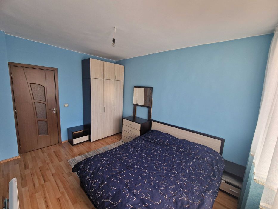 Тристаен апартамент с гараж в кв. Орлова чука, гр. Благоевград