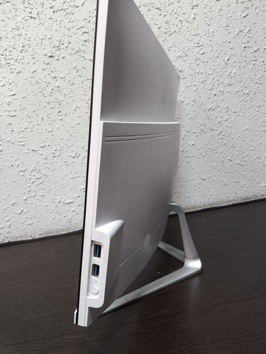 Моноблок HP (i5/8/256Gb)