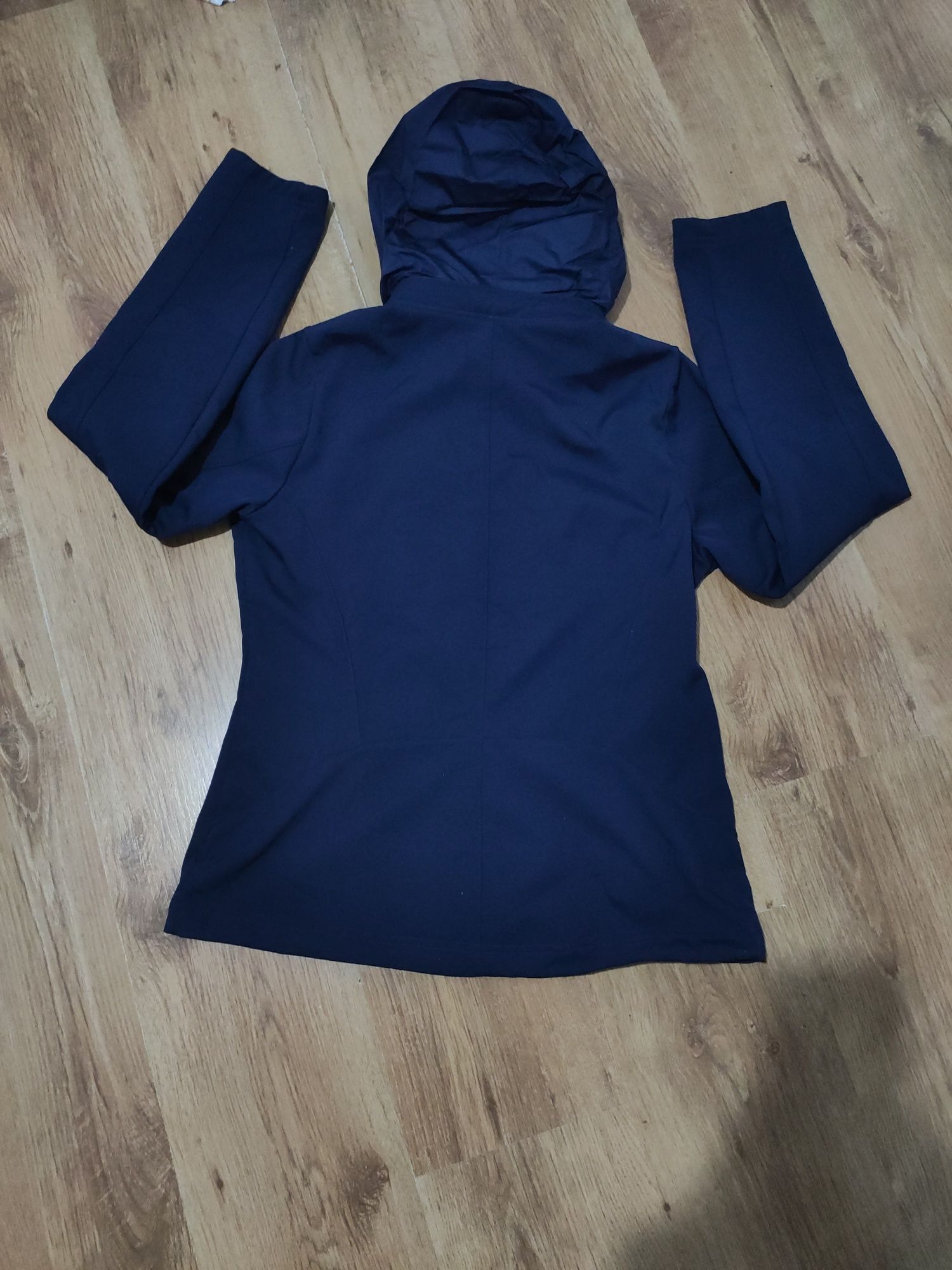 Geaca softshell de damă Nike mărimea M