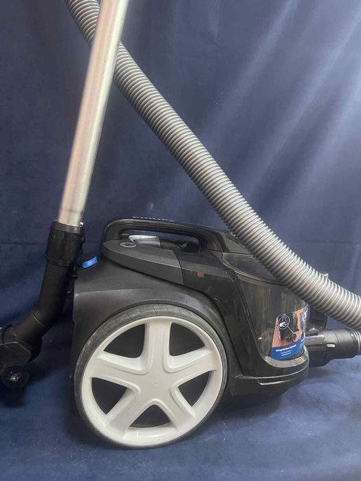 Прахосмукачка без торба Philips 7000