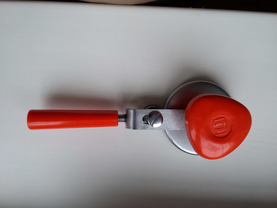 Продается закаточная машинка в отличном состоянии, новая – Россия.