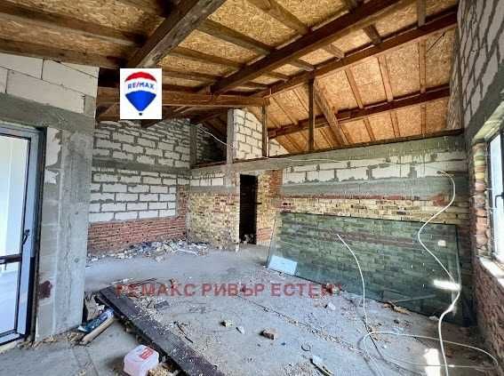 Масивна къща на два етажа  за продажба с. Щръклево