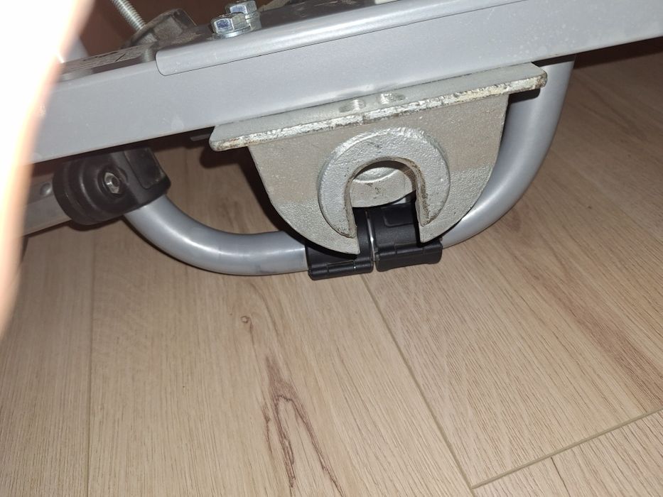 Suport carlig pentru 3 biciclete