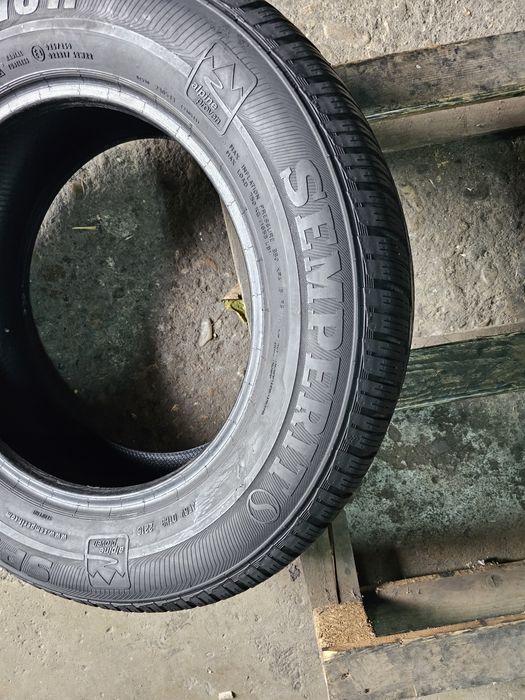 2 anvelope iarna  215 65 16 Semperit