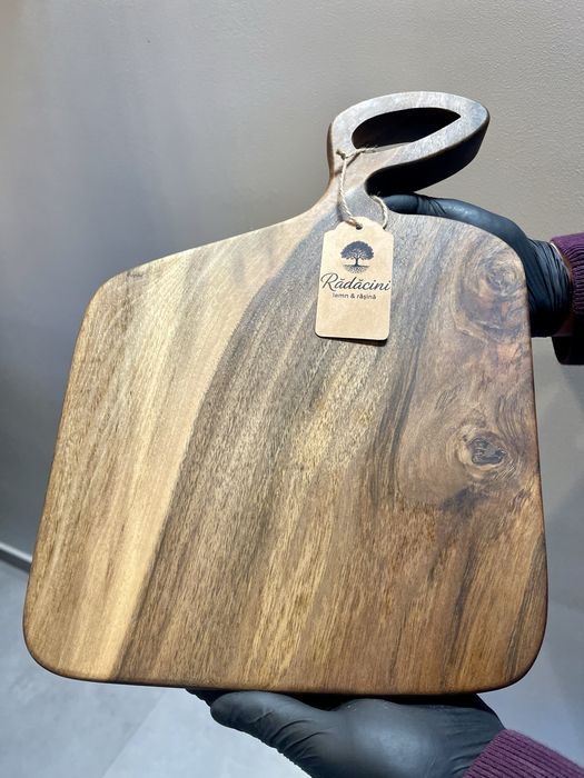 Realizez platouri din lemn masiv+rășină