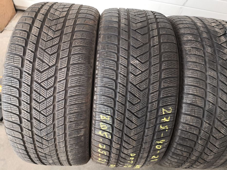 305 35 21 цола задни гуми  Pirelli