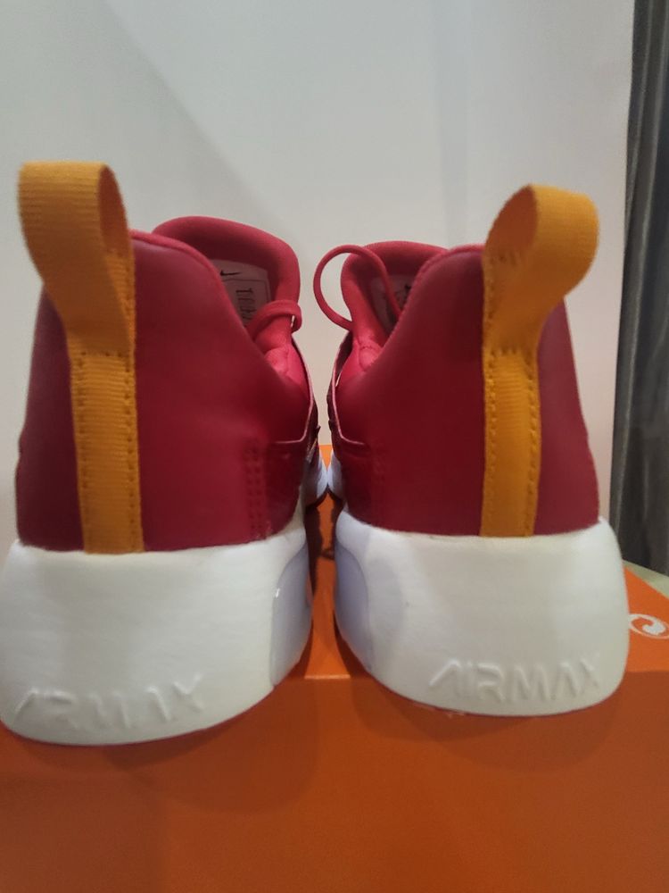 Маратонки NIKE