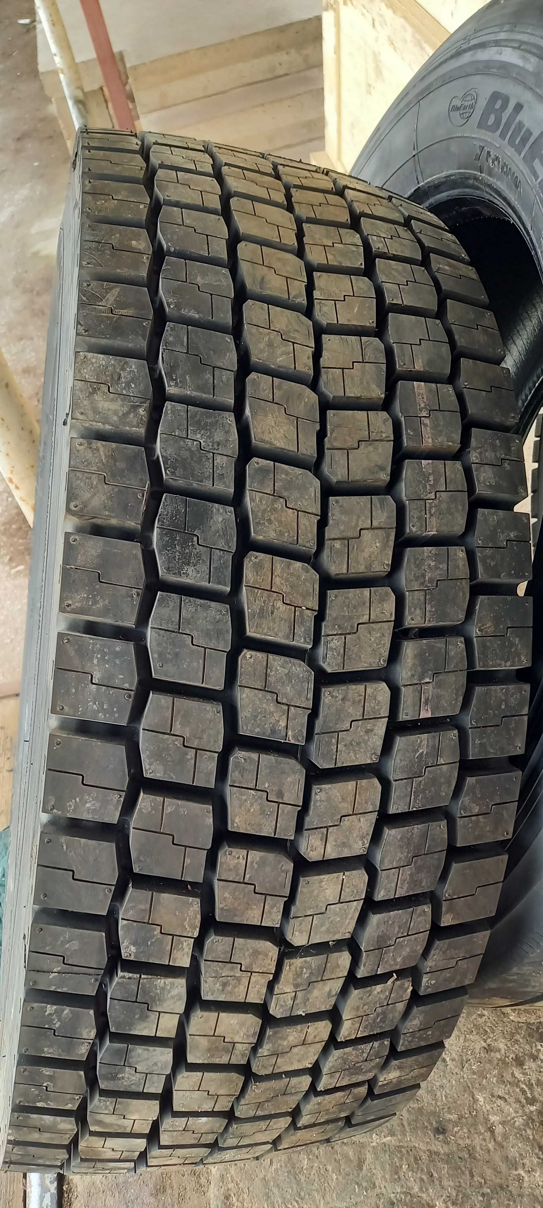 Тежкотоварни гуми   295/60 R22.5  355/50R/22.5  315/17R/22.5