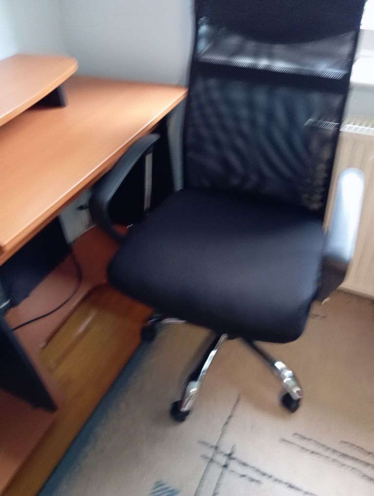 Birou calculator desktop si scaun ergonomic
