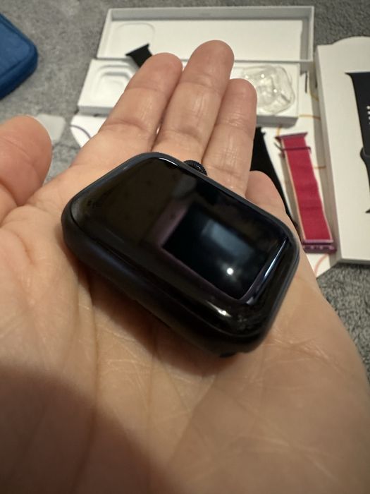 Часовник APPLE WATCH Se 40 mm в ГАРАНЦИЯ