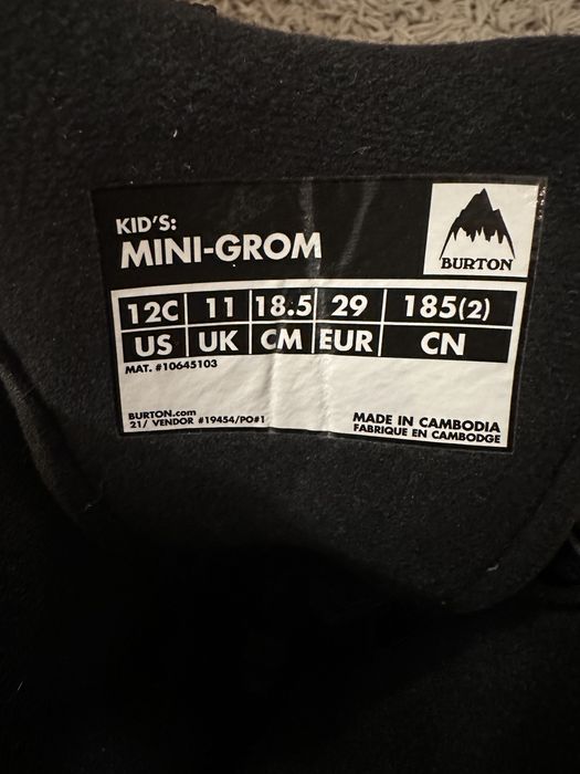 Echipament snowboard Burton pentru copii – pachet complet!