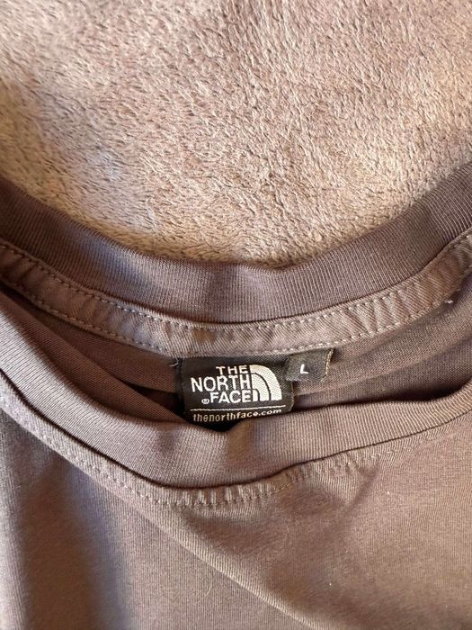 Pantaloni scurti si tricou The Nord Face