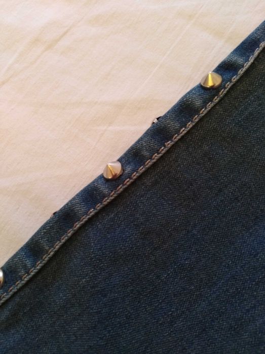 Продавам дамски дънки