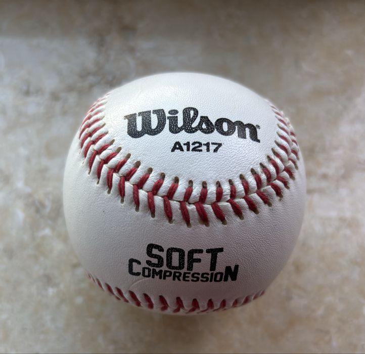 Minge baseball Wilson Soft Compression
