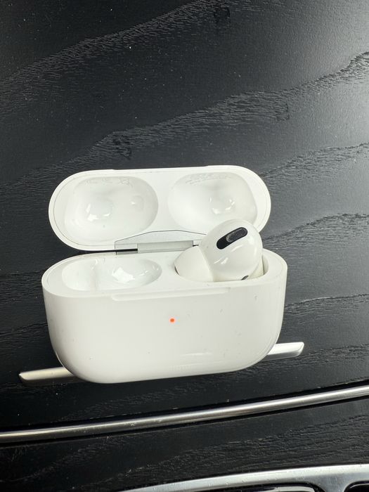 Vand Apple airpods1 casca dreapta si cutie