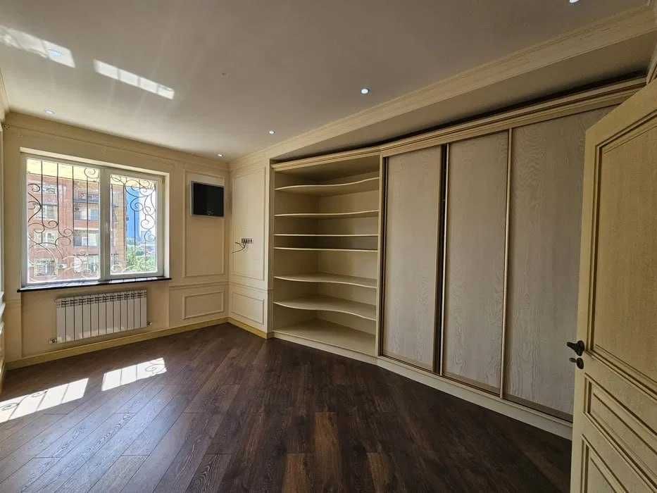 Gabus — просторная квартира в самом центре Яккасарая! 217 м²;