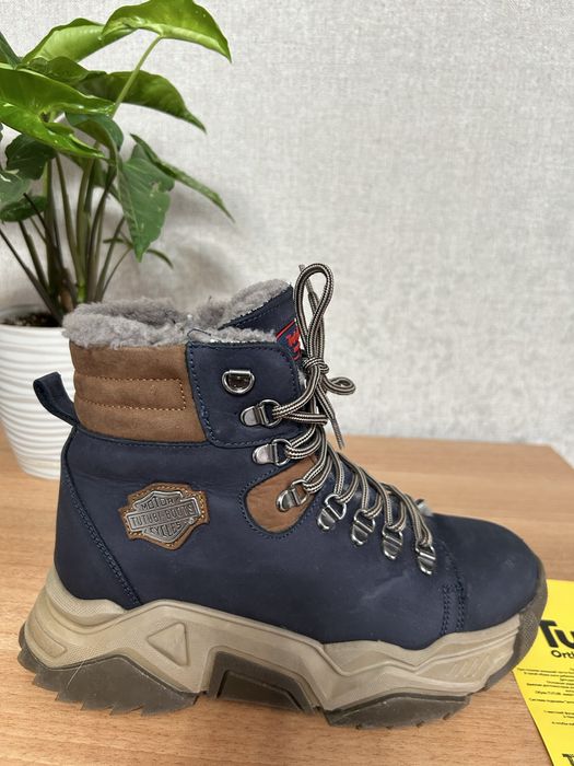 Продам подростковую обувь