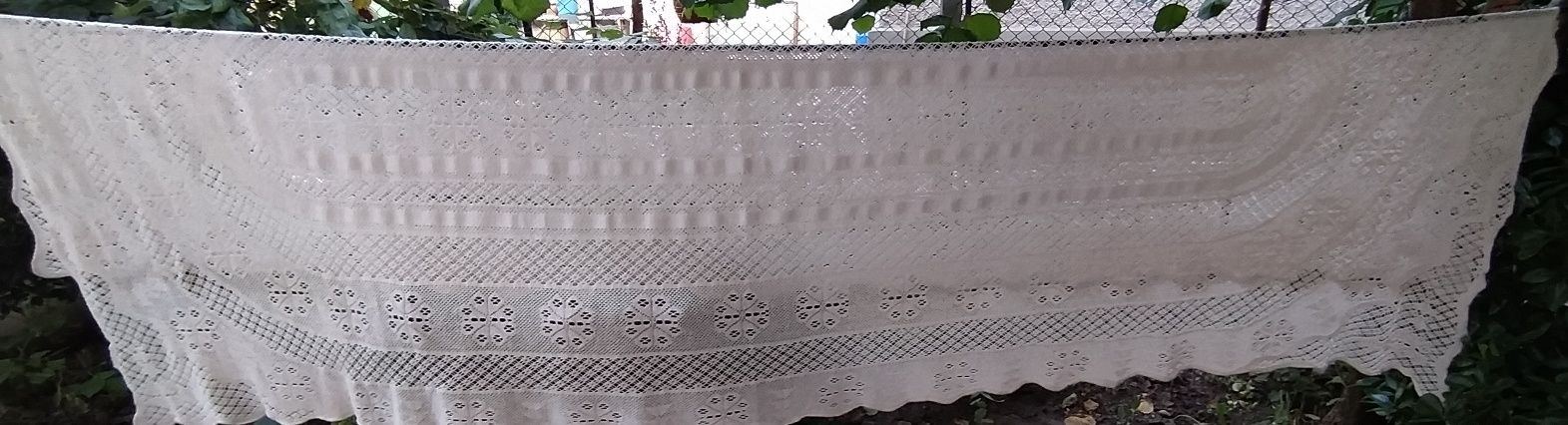 Дебела плетена покривка!
