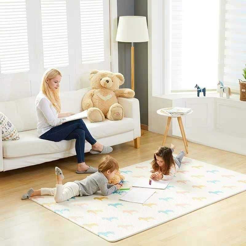 Двулицево килимче детска постелка водоустойчив термо килим 180х120х1см