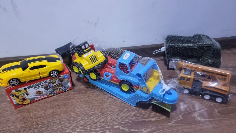 Машина Набор Светомузикалний трансформер, Трак, Кама и других 
Yunusob