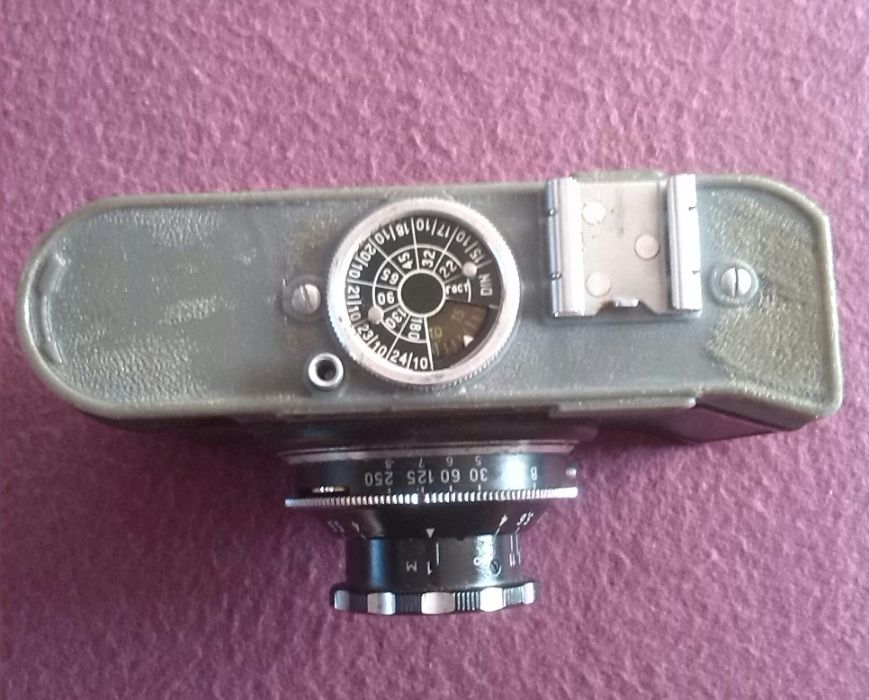 Vand APARAT FOTO SMENA 6 cu etui piele maro.