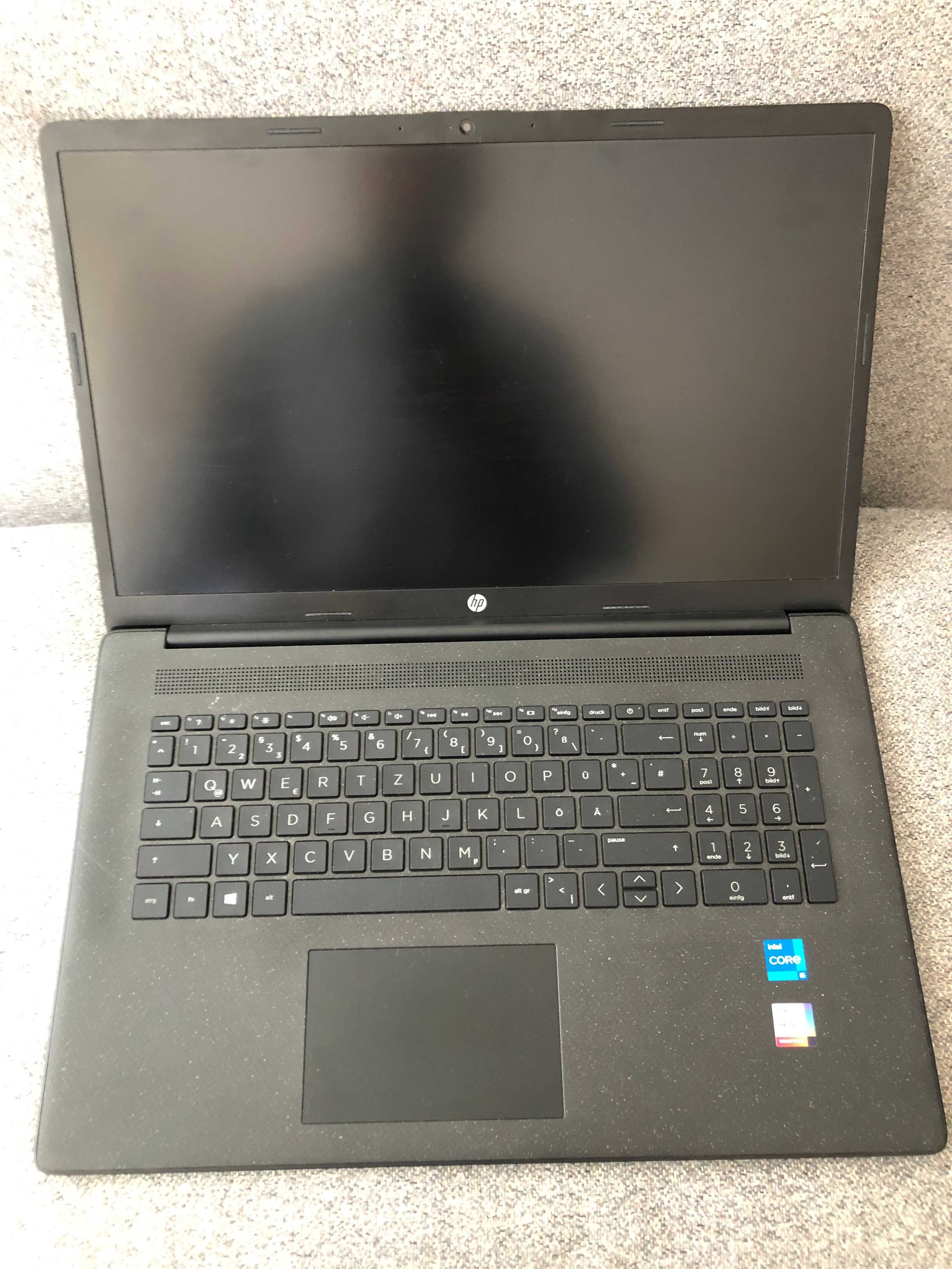 Лаптоп HP Laptop 17-cn0346ng