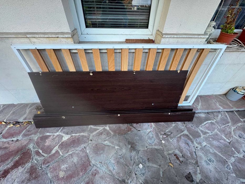 Комплект легло за спалня и 2 нощни шкафчета