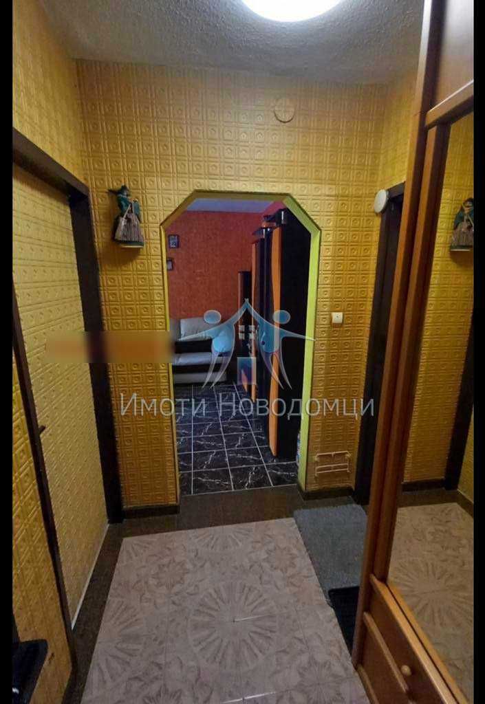 Продава се тристаен апартамент в гр.Шумен, кв.Тракия