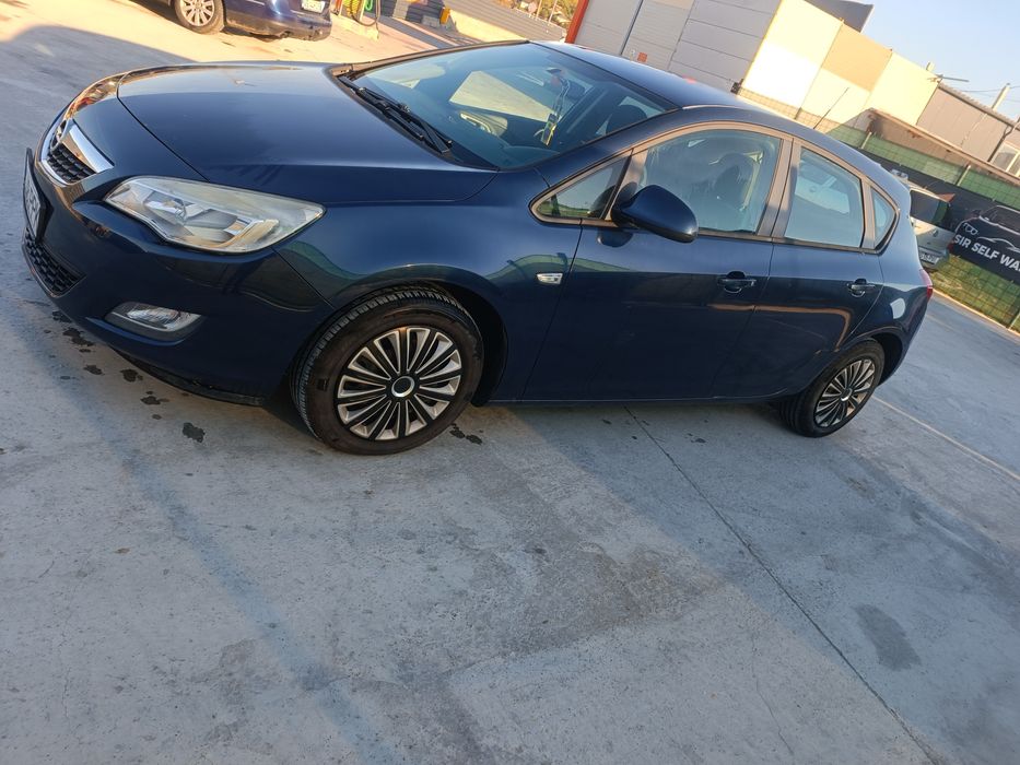 Opel Astra J 2010