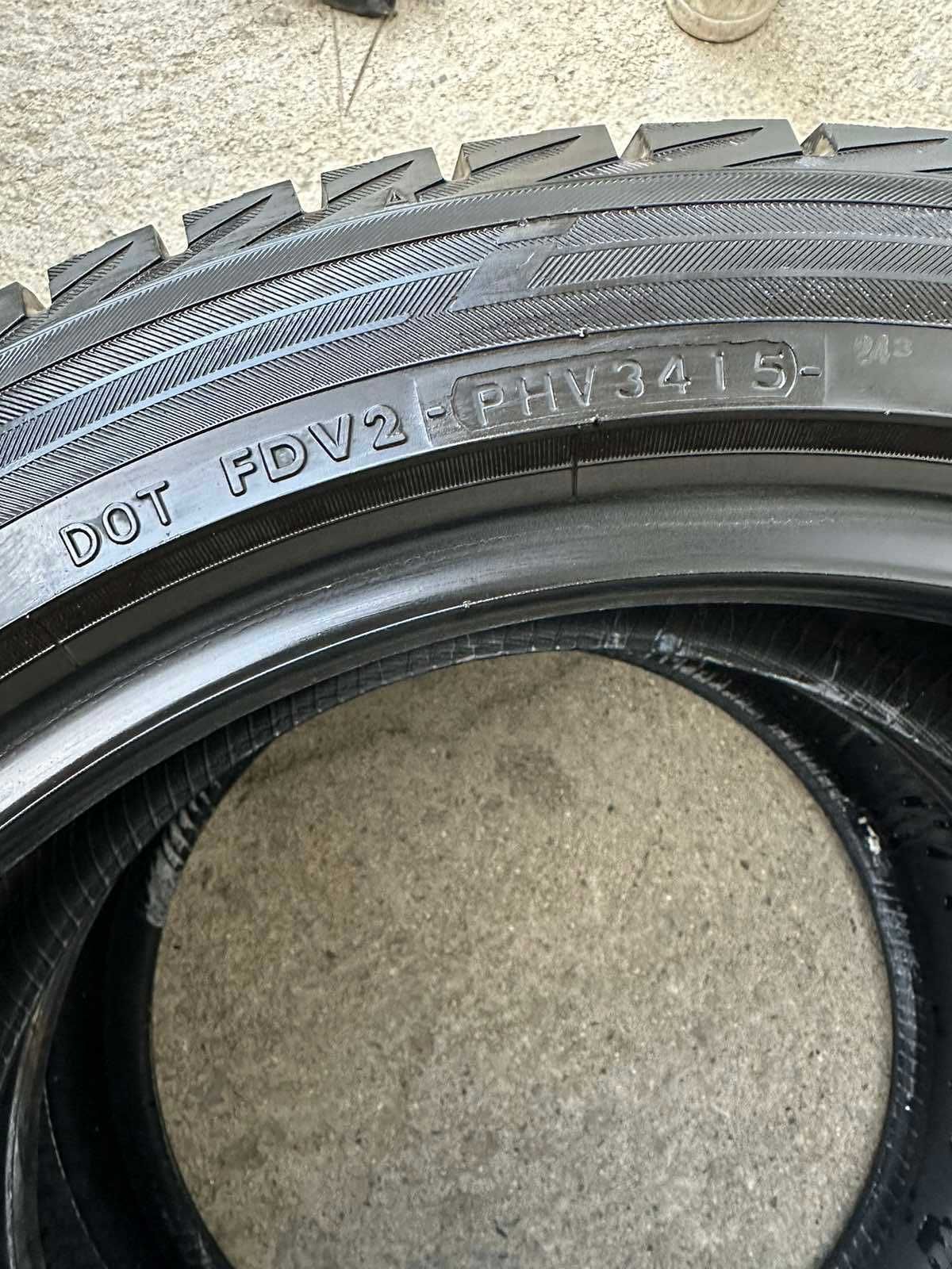 Зимни гуми 215/50R18 92T Yokohama Ice Guard IG 52C