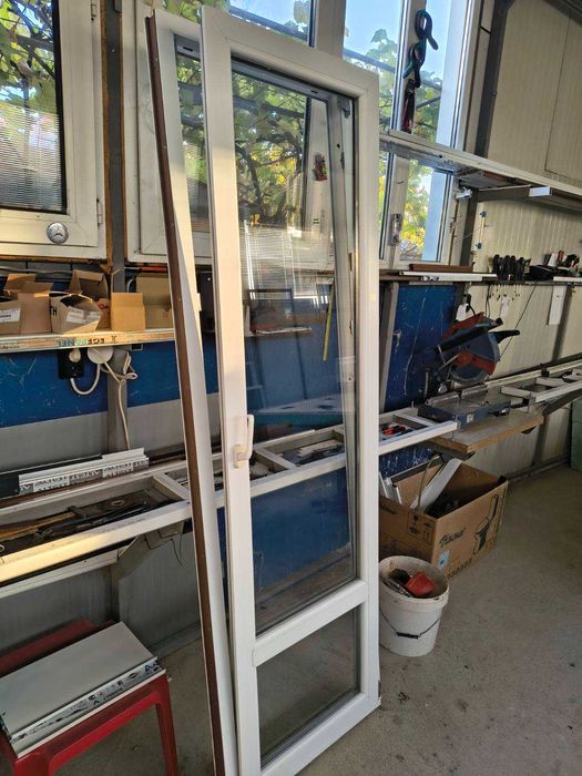 Пвц балконска врата за панелка размери 71/225 -цена 200лв.