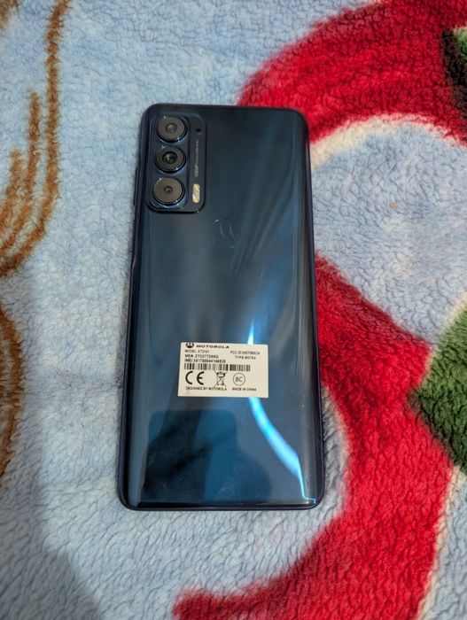 Motorola Edge 5G UW.