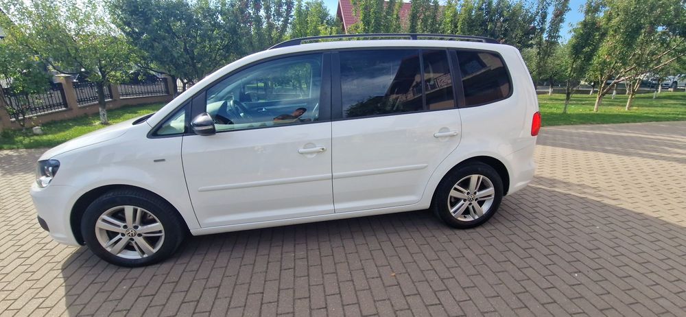Touran 2012  diesel 140 cp DSG