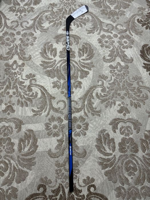 Продам клюшку Заряд C400 правый хват