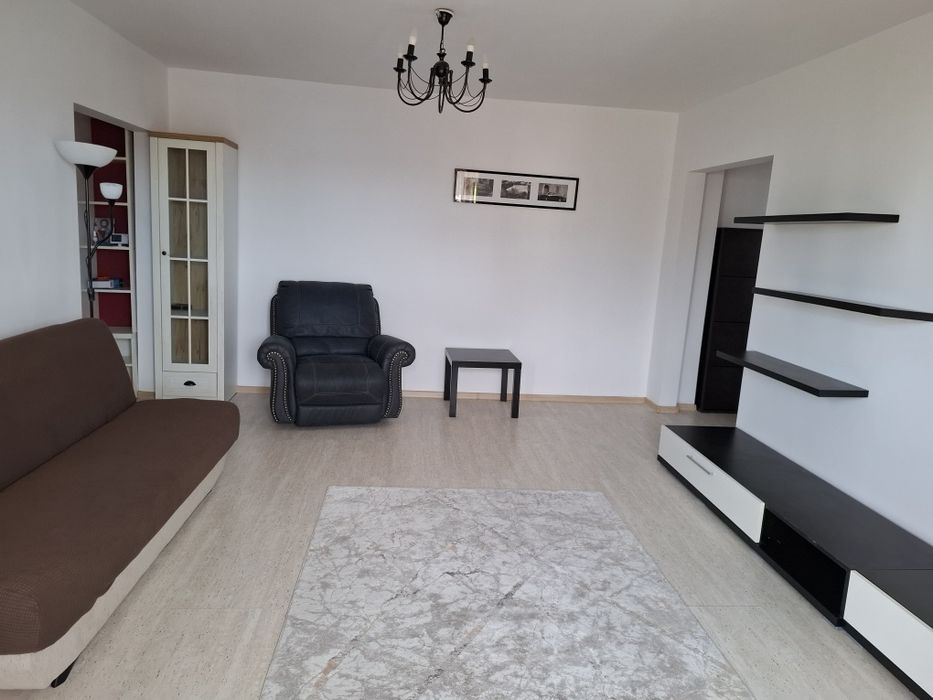 Închiriere apartament 3 camere