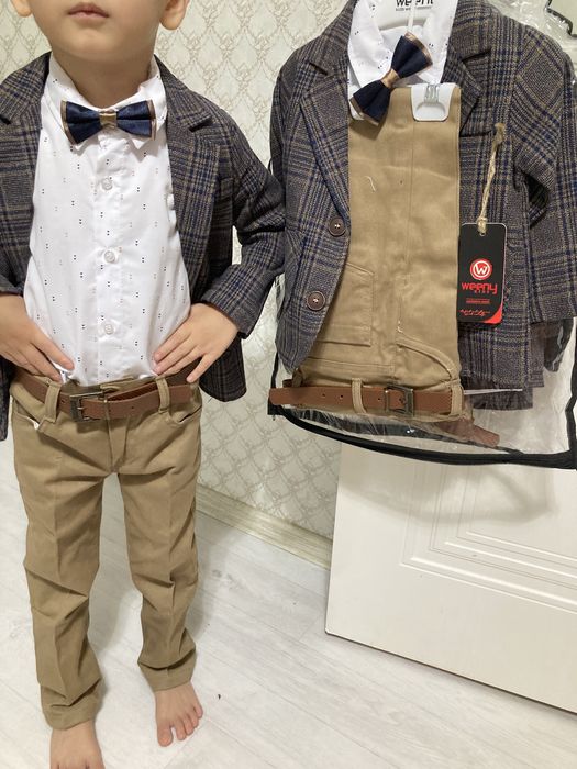 Костюм тройка