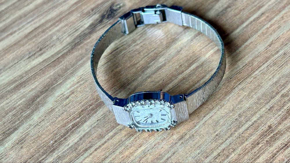 Рядък Seiko от 1970 г.- чиста механика с уникален "стерилен" циферблат