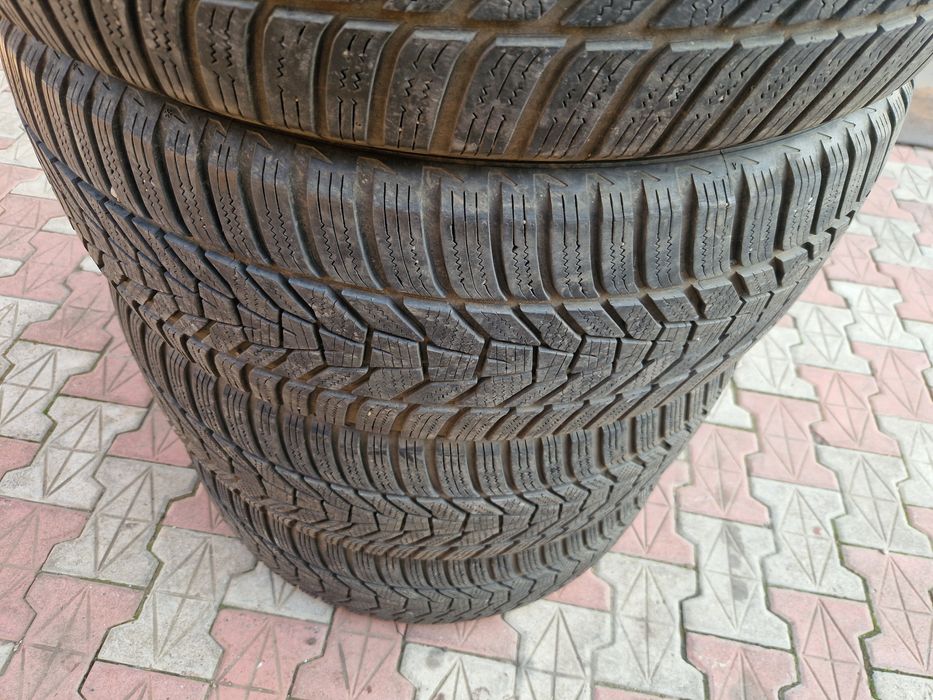 Anvelope Iarnă Hankook 235 55 18