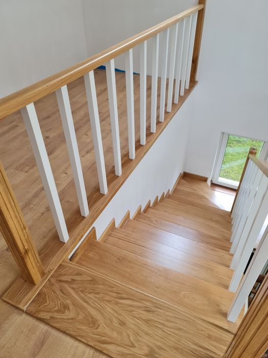 Scări de lemn stratificat