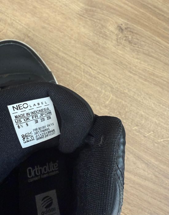 ADIDAS оригинални дамски маратонки.Като нови!
