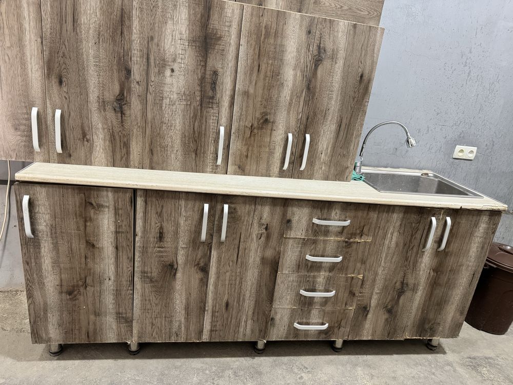Mebel oshxona uchun rakovinasi bilan