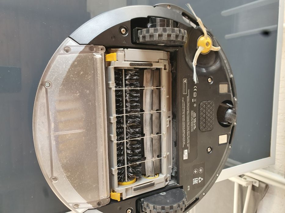 Aspirator robot irobot roomba 675 model cu Wi-Fi