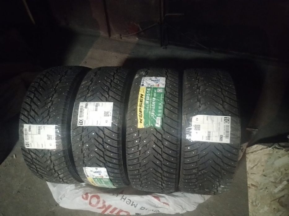 Шины продам новые зимние шипованные