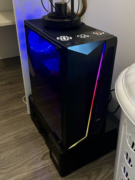 Vând Setup PC Gaming Complet + Monitor și Periferice